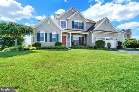 1300 Summit Run Ct, York, PA 17408