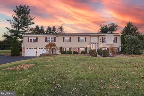 170 Donrene, Mount Wolf, PA 17347