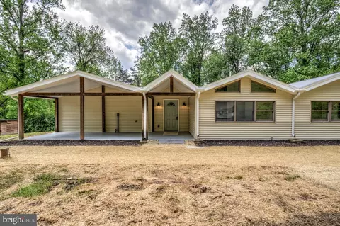 42 Heidi Rd, Delta, PA 17314