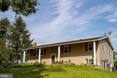 4230 Schoolhouse Rd, Dover, PA 17315