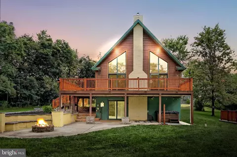 85 Rooster Ln, Manchester, PA 17345