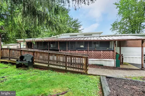 459 Clover Dr, York, PA 17406