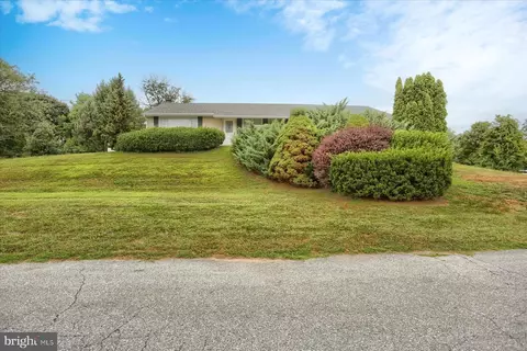 491 Pine Ridge Cir, Lewisberry, PA 17339