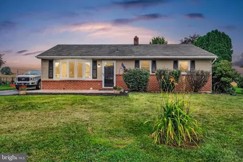 224 Lena Dr, York, PA 17408