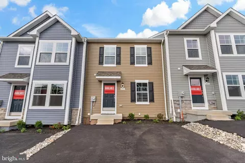 155 Holstein Dr, Hanover, PA 17331