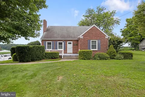 432 N Market St, Fawn Grove, PA 17321