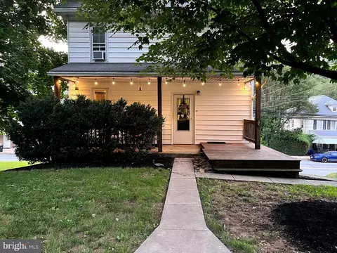 67 E Main St, Windsor, PA 17366 photo 2