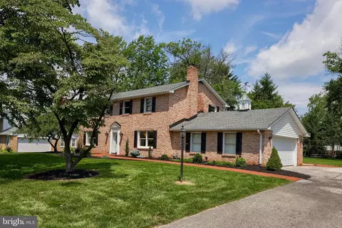 1005 Gleneagles Dr, York, PA 17404
