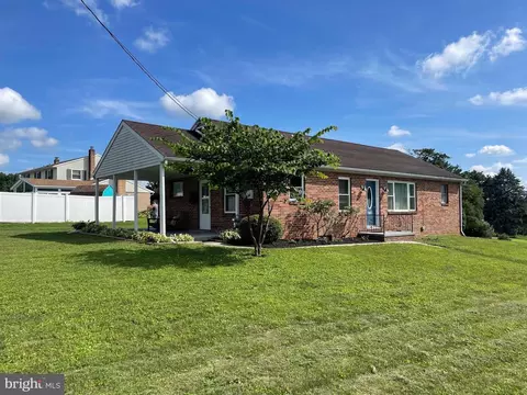 569 Sparton Rd, York, PA 17403