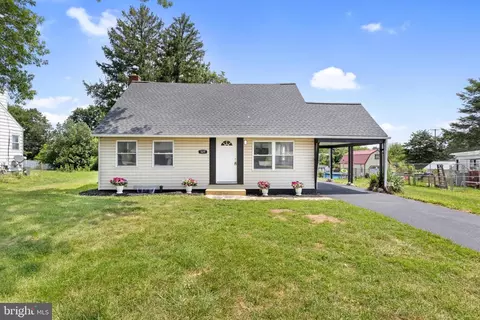 127 Sylvan Dr, York, PA 17402