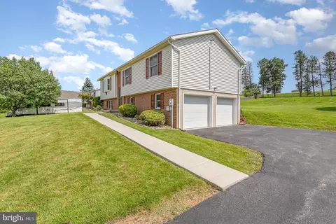 71 Pheasant Ridge Rd, Hanover, PA 17331