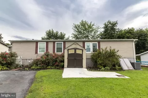 4830 Hikey St, Dover, PA 17315