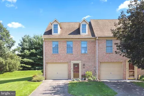 178 Crown Pointe Dr #P178, York, PA 17402