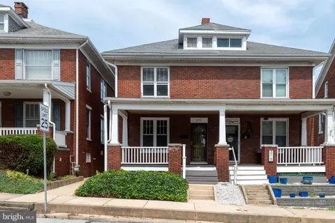 317 S Main St, Red Lion, PA 17356