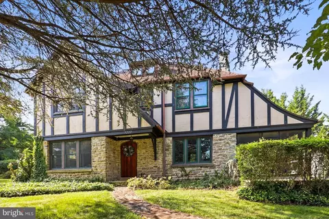 5222 Rockery Rd, Spring Grove, PA 17362