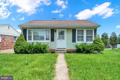 441 W Maple St, Dallastown, PA 17313