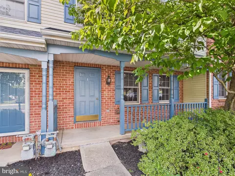 730 Robin Hill Cir, York, PA 17404