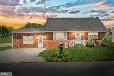 1496 Clayoma Ave, York, PA 17408