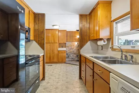 985 Valley View Rd, Hellam, PA 17406 photo 11