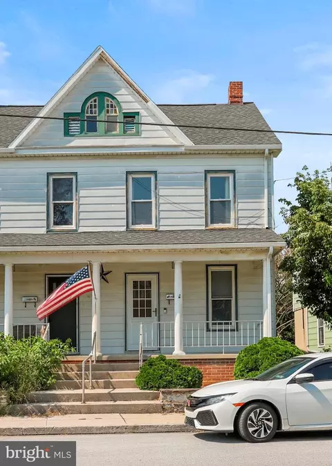 32 Ridge Ave, Hanover, PA 17331