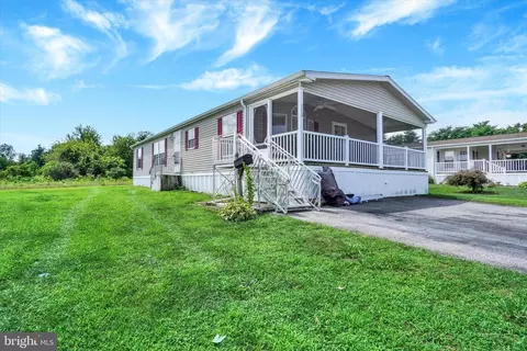 113 W Abington Cir, Stewartstown, PA 17363