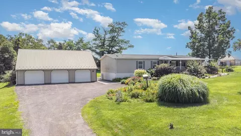 1050 Lisburn Rd, Wellsville, PA 17365