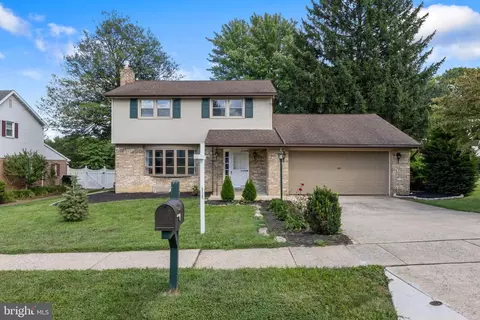 385 Folkstone Way, York, PA 17402