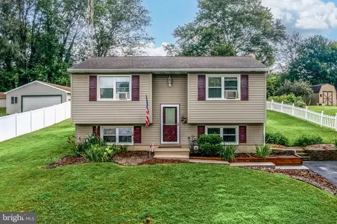 317 Brook Ln, Wrightsville, PA 17368