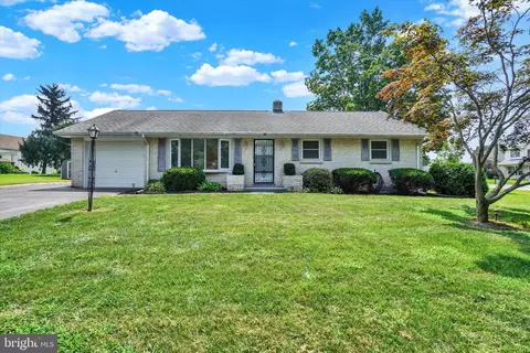 20 Skyline Rd, York, PA 17404