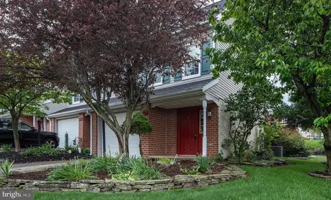 755 Robin Hill Cir, York, PA 17404
