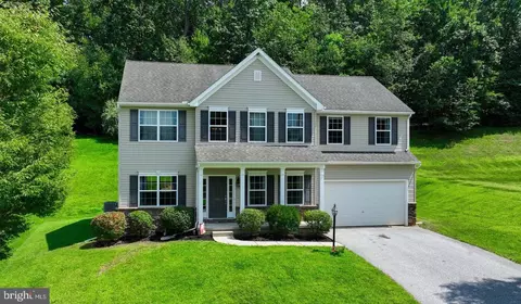 20062 Meadowsweet Ln, Glen Rock, PA 17327