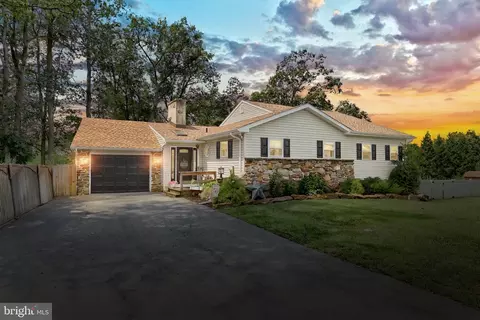 60 Massa Dr, Windsor, PA 17366