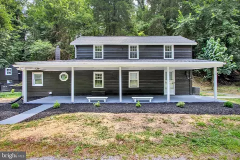 535 Wago Rd, Mount Wolf, PA 17347