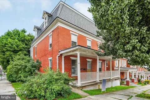 39 Henrietta St, Red Lion, PA 17356