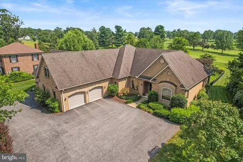 1095 Millcreek Rd, York, PA 17404