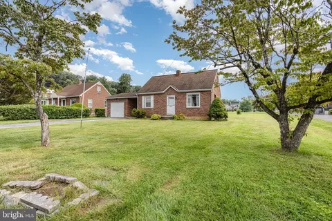 1469 Arbor Ln, York, PA 17406