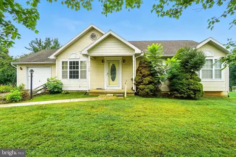120 Charles Ave, Stewartstown, PA 17363