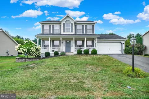 146 Martel Cir, Dillsburg, PA 17019
