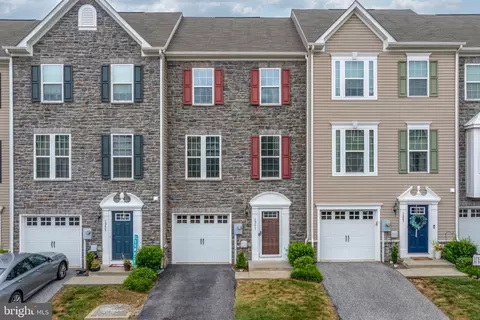 1251 Rannoch Ln #32, York, PA 17403