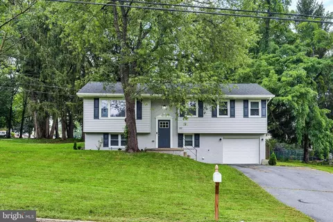 99 Fetrow Ln, New Cumberland, PA 17070