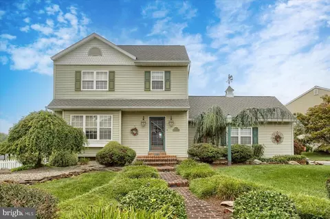 103 Winston Dr, York, PA 17408