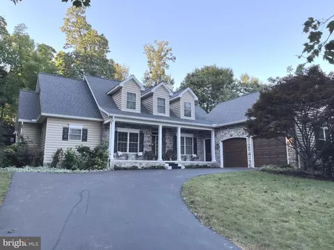 18 Palomino Pkwy, Dillsburg, PA 17019