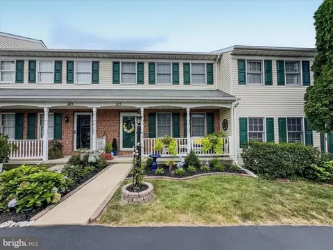 275 Robin Hill Cir, York, PA 17404
