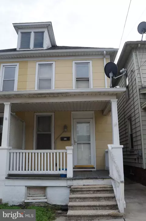 Exterior - 633 E Middle St, Hanover, PA 17331 photo 1 of 1