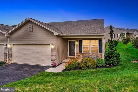 117 Shetland Dr #117, Red Lion, PA 17356