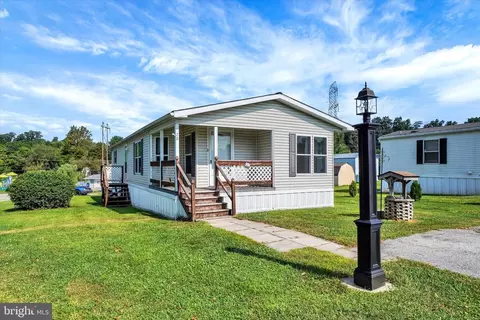 20 Chesapeake Ests, Thomasville, PA 17364