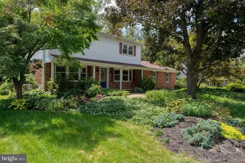 1270 Detwiler Dr, York, PA 17404