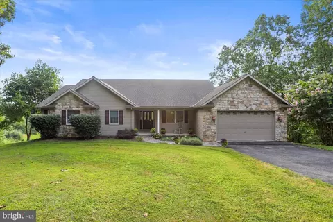 115 Packing House Rd, Hanover, PA 17331