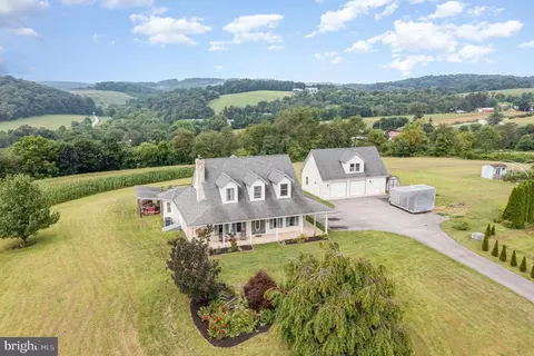 110 High St, Felton, PA 17322