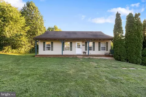 1980 Rockville Rd, Spring Grove, PA 17362
